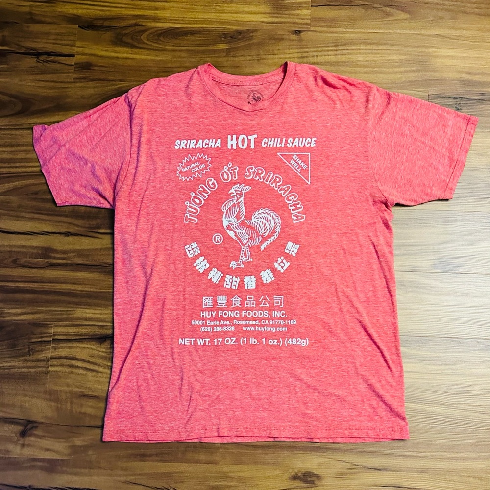 SRIRACHA Hot Chili Sauce Graphic Tee - Red